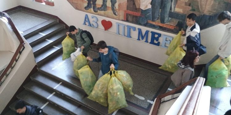 Бургаски ученици събраха над 4,5 тона отпадъци