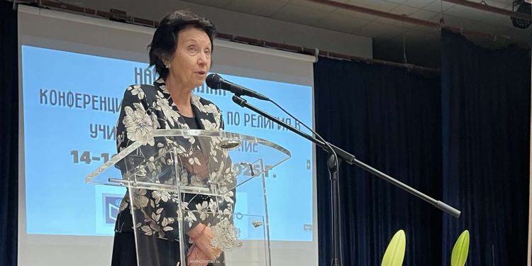 115 учители споделят добри практики от обучения по религия