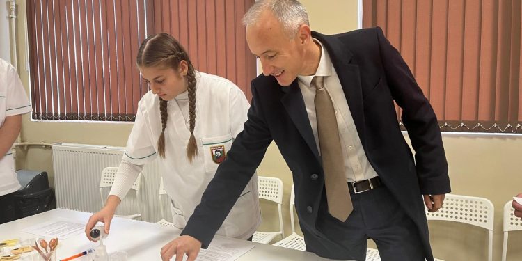 Ботевградската гимназия по техника и мениджмънт с изцяло обновена сграда, модерно общежитие и нов STEM център