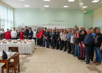 Професионална гимназия „Генерал Владимир Заимов“ в Сопот събра директори, учители и ученици от осем професионални гимназии, за да споделят добри практики и да се запознаят с нова образователна платформа