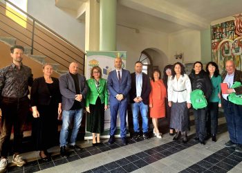 Заместник-министърът на образованието и науката д-р Наталия Михалевска откри училищна лаборатория за образователни иновации в ОУ "Двайсти април" в Панагюрище