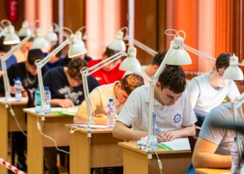 Ученици от пет професионални гимназии с медали от Националното състезание по приложна електроника